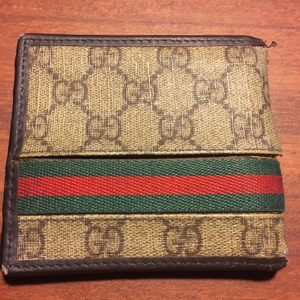 Authentic Gucci genuine leather wallet!